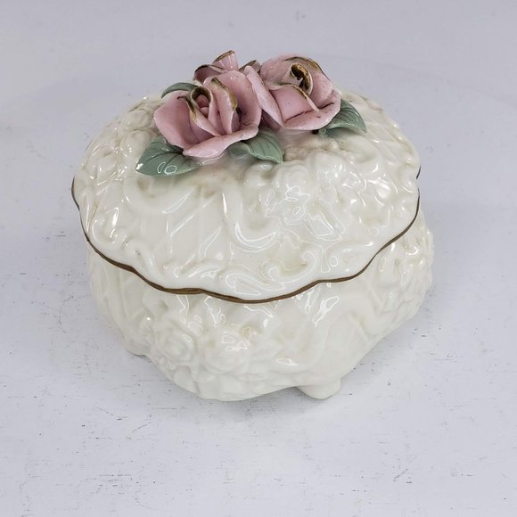 Porcelain Embossed Trinket Box Lidded Roses - Picture 5 of 8